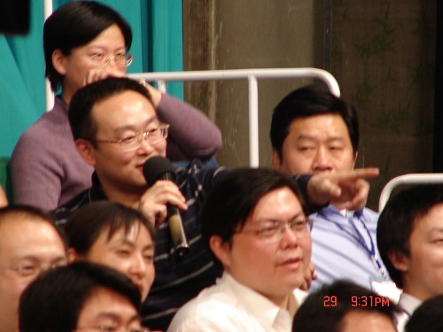 ���ϴ�ѧ���ϻ���ϯ������Ȼ���ڹ���ϯ�ϣ�������ƵƵ��Ϊȫ������